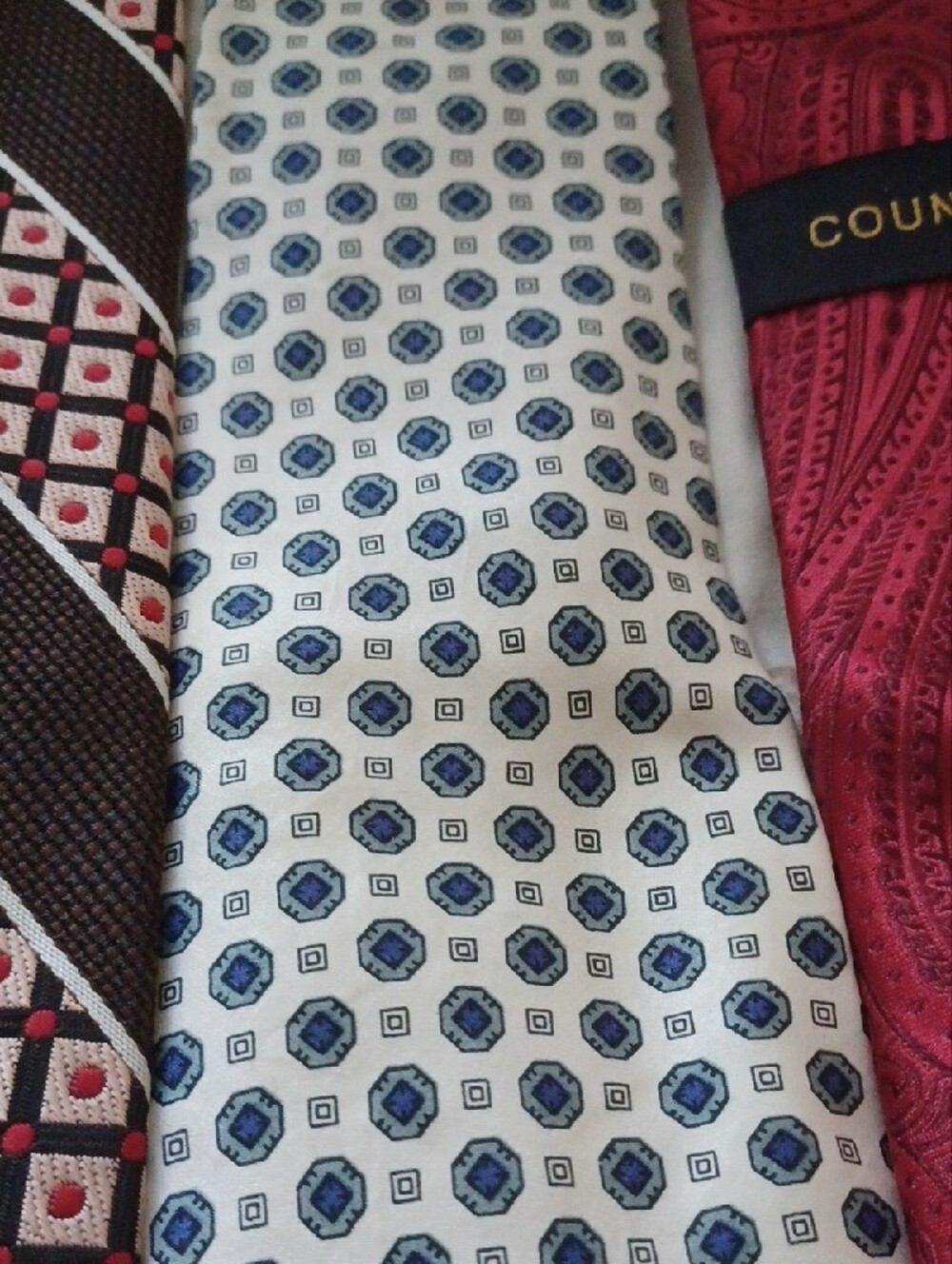 Men's Red Paisley Tie - Classic Burgundy Neck Tie - Picture 4 of 7